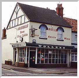 Wollens Off Licence