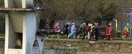 Santa Dash Swindon 2012 Coate Water