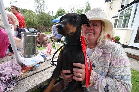 Dog show at The White Horse at Winterbourne Bassett