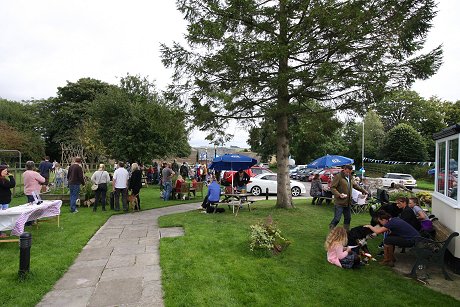 Dog show at The White Horse at Winterbourne Bassett