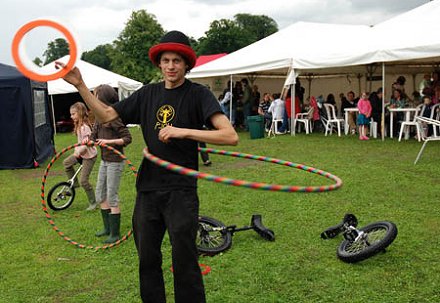 Jake the Juggler in Swindon