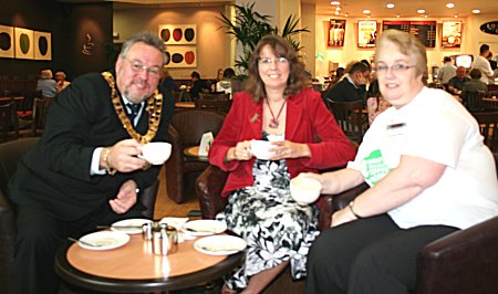 Mayor Steve Wakefield supporting Macmillan Cancer charity in Swindon