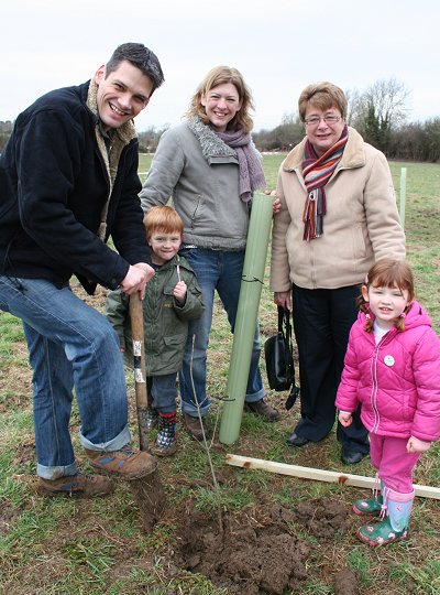 Pentylands Park, Highworth Tree Plant 14 Feb 2009