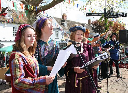 Highworth May Day celebrations 2010