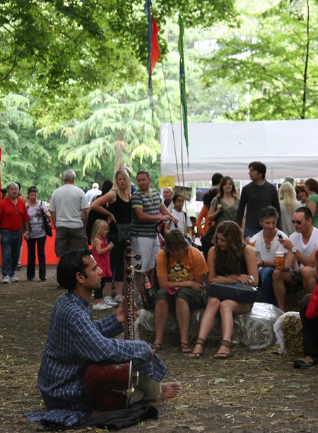 Swindon Mela 2011, Town Gardens, Swindon