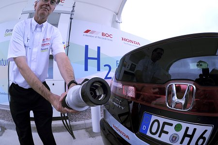 Swindon's first hydrogen filling station 2011