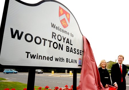 Royal Wootton Bassett road sign