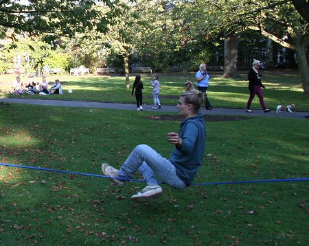 Slacklining in Swindon