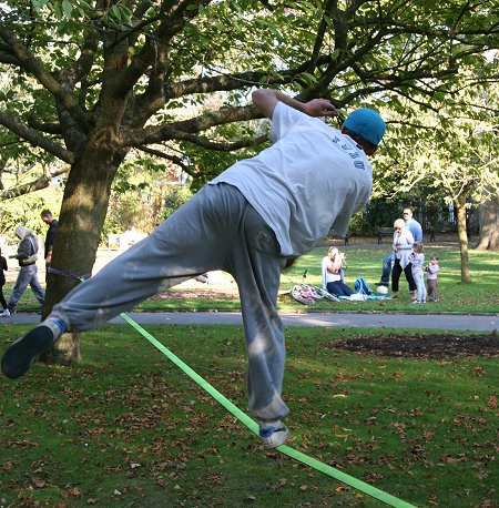 Slacklining in Swindon