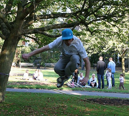 Slacklining in Swindon