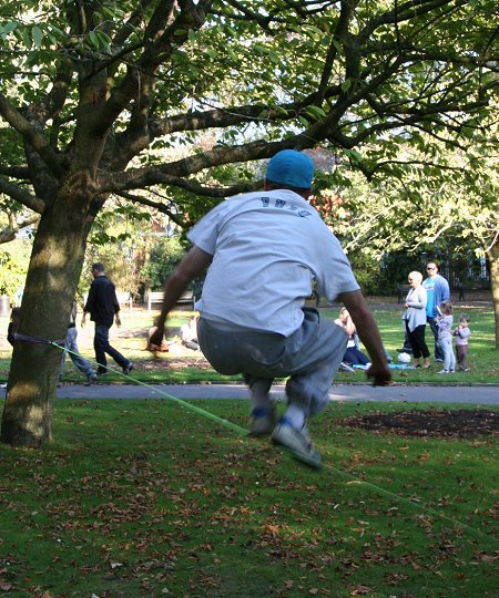 Slacklining in Swindon