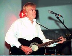 Justin Hayward