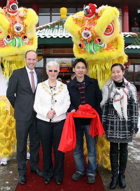 Hong Xin Chinese restaurant opens in West Swindon