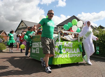 Hungry Horse bed push, Swindon