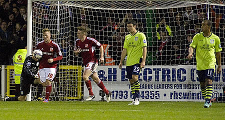 Swindon Town 2 Aston Villa 3