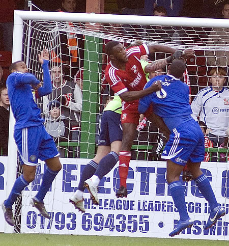 Swindon 0 Macclesfield 2