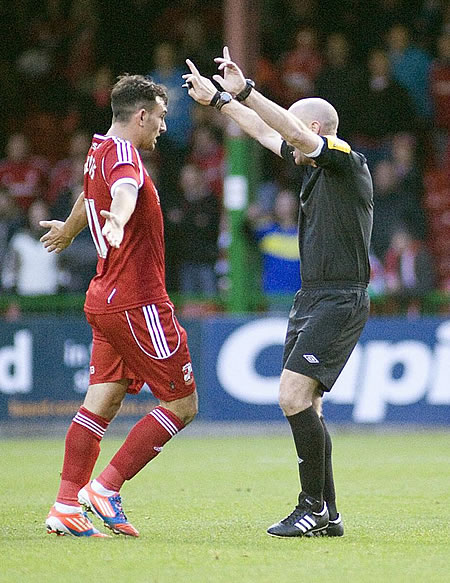 Swindon 0 Macclesfield 2