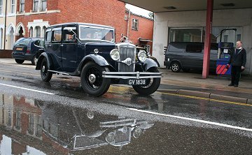 Wedding Car Swindon, braving the rain