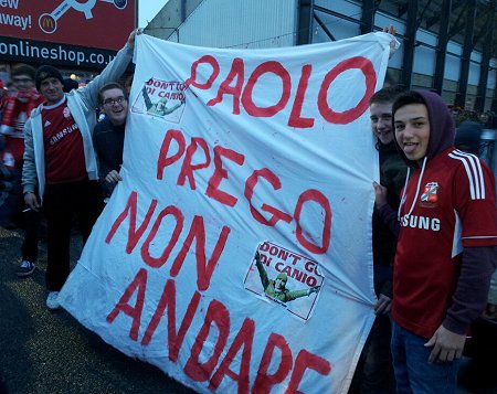 Paolo Don't Go Banner Swindon Town FC