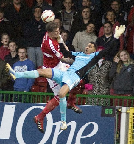 Wes Foderingham in action for Swindon Town