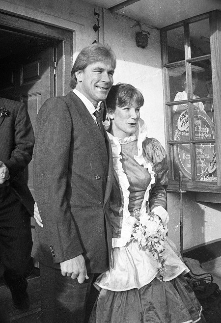 James Hunt Marries Sarah Lomax in Marlborough 17 December 1983