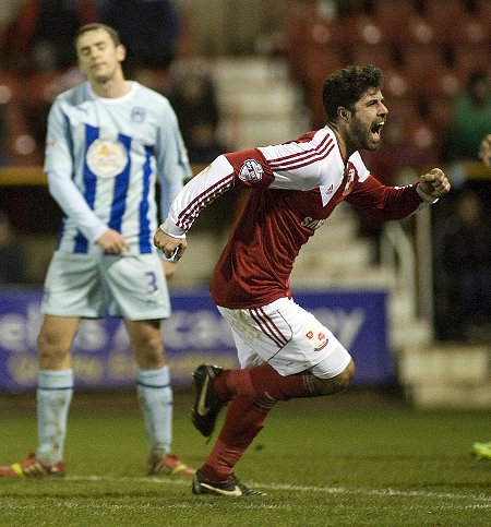 Yaser Kasim scores for Swindon Town