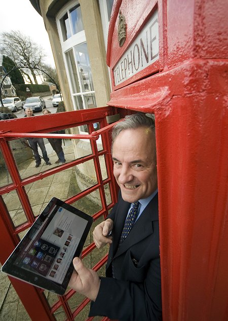 James Gray MP opening the Purton wi-fi phone box