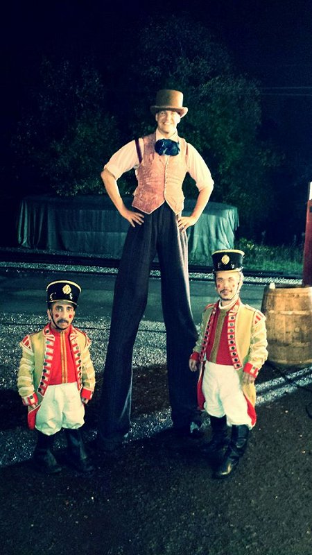 Swindon Stiltwalkers on BBC