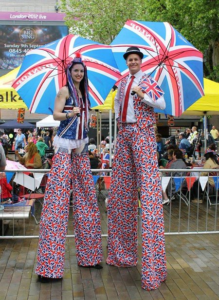 Swindon Stiltwalkers on BBC