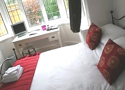 Highlands bed and breakfast in Highworth, near Swindon