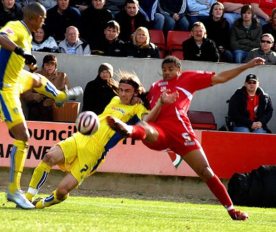 Swindon Town v Leeds Utd 01 March 2008