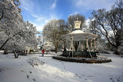 Snow Swindon - Town Gardens 2008