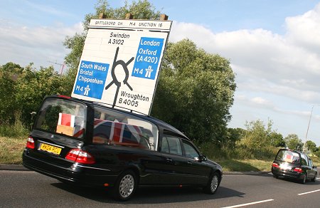 Afganistan casulaties pass through junction 16 M4 Swindon