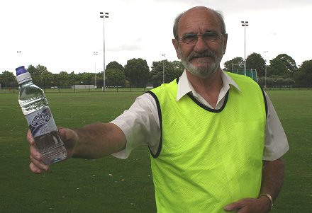 Former Swindon mayor Derek Benfield helping out at the Nationwide Swindon Half Marathon 2008