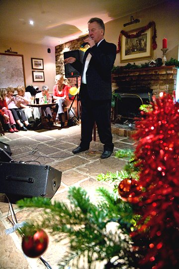 Frank Sinatra tribute at Check Inn Wroughton