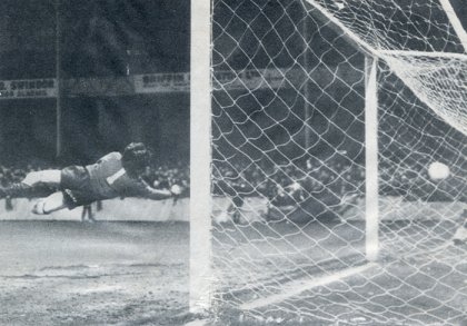 Swindon v Arsenal 11 December 1979