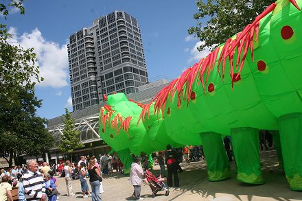 Swindon Summer Festival 2008 brings town centre to life