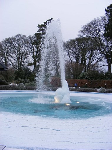 Liddington Hotel Fountain 07 Jan 08