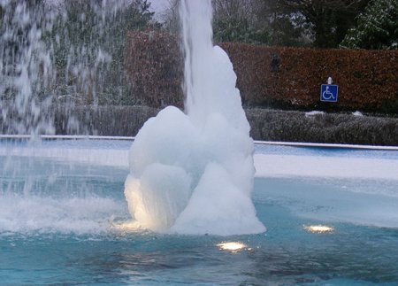 Liddington Hotel fountain