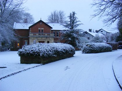 Liddington Hotel Fountain 07 Jan 2008