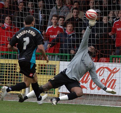 Swindon v Mk Dons - Robson-Kanu