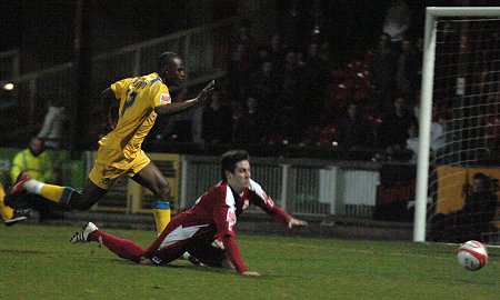 Swindon v Southend penalty 2