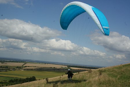 Paragliding in Swindon on Liddington Hill