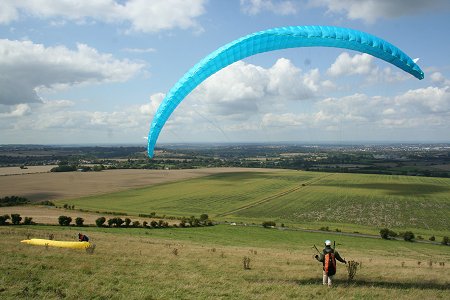 Paragliding in Swindon on Liddington Hill