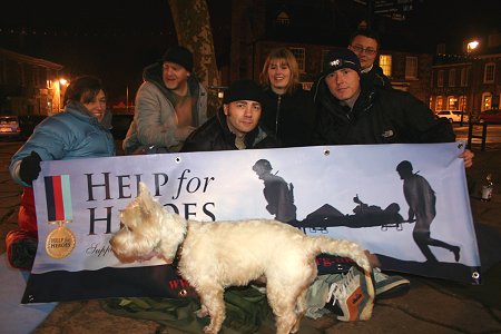 Mike Buss and volunteers sleep out in Highworth Market Square 20 November 2009