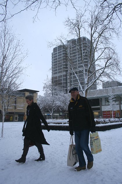 Swindon town centre snow 06 January 2010