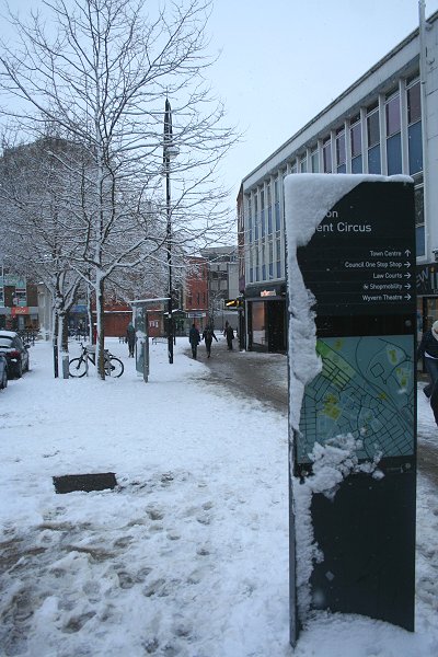 Swindon town centre snow 06 January 2010