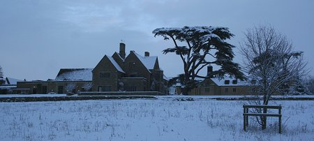 Swindon Stanton Park snow 06 January 2009