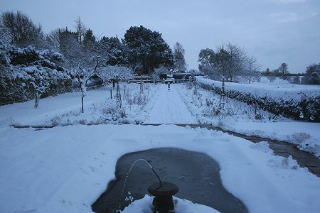 Swindon Stanton Park snow 06 January 2009