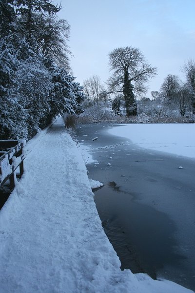 Swindon Stanton Park snow 06 January 2009